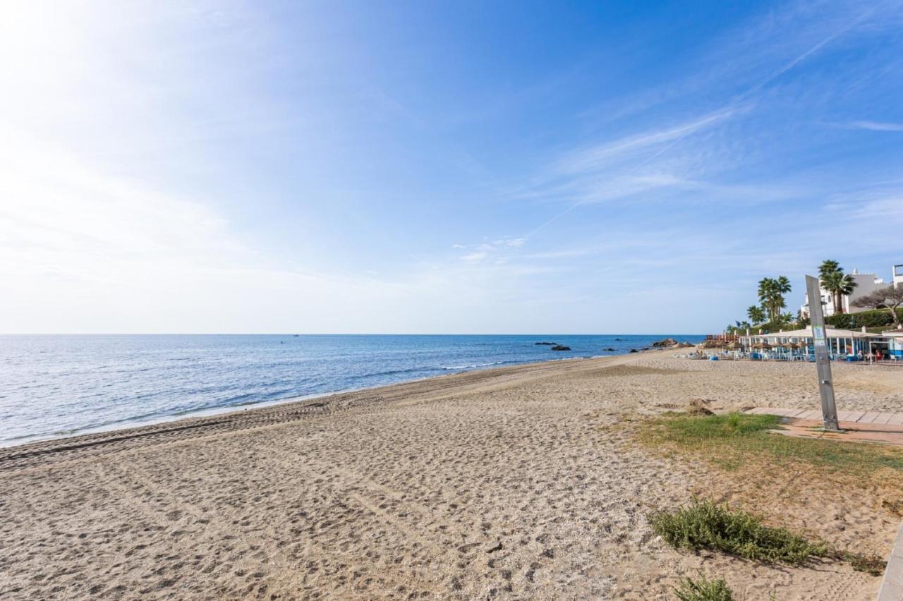 Holidays2Mijas Costa Lubina Del Sol Frontline Beach, Pool, Terrace, Seaview & Parking Sitio de Calahonda Zewnętrze zdjęcie