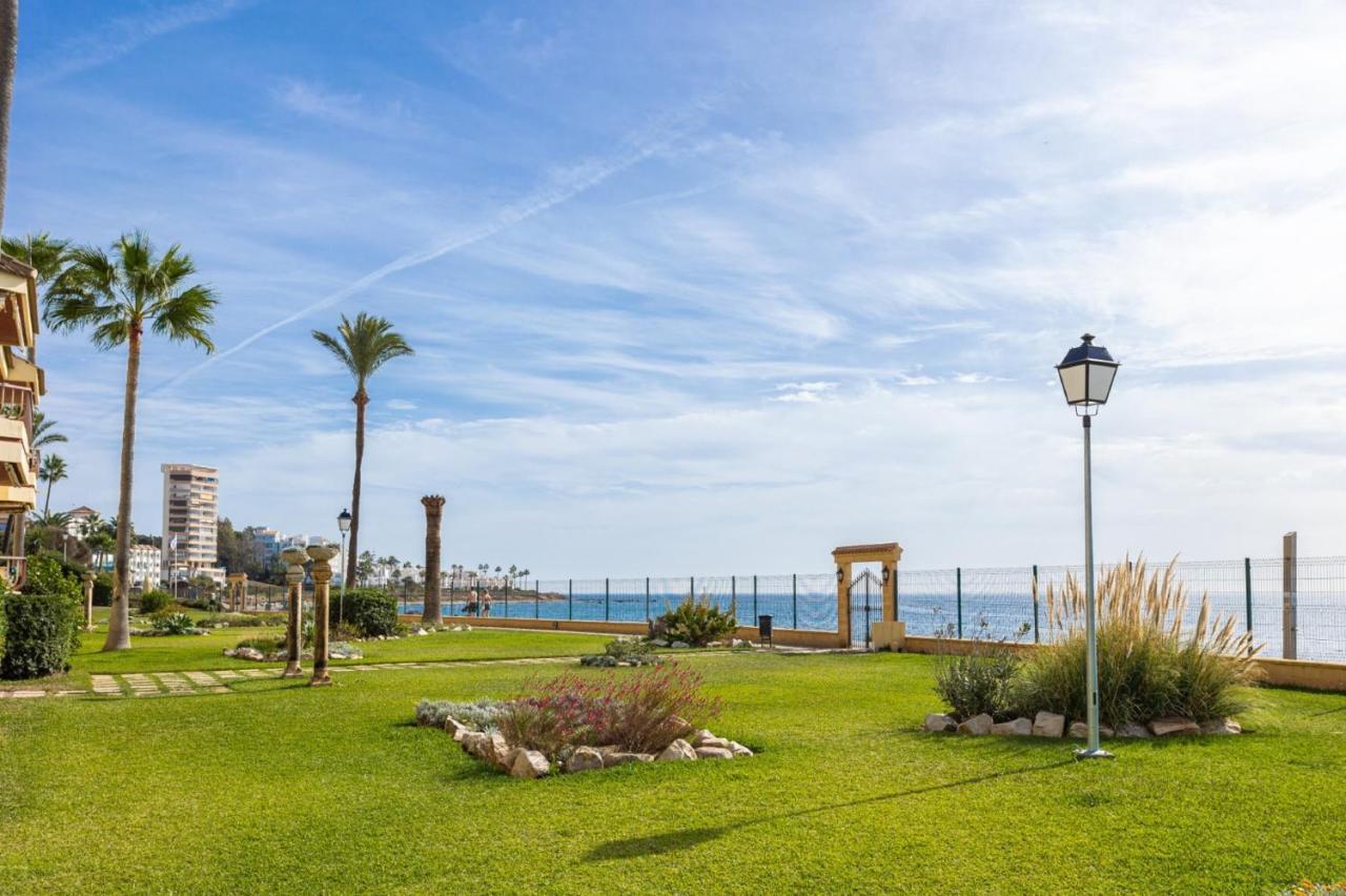 Holidays2Mijas Costa Lubina Del Sol Frontline Beach, Pool, Terrace, Seaview & Parking Sitio de Calahonda Zewnętrze zdjęcie